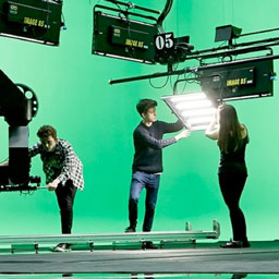 合作專業(yè)棚拍，優(yōu)化作品