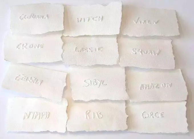 《白色謊言》，紙、棉線、鋼 ，Jivan Astfalck