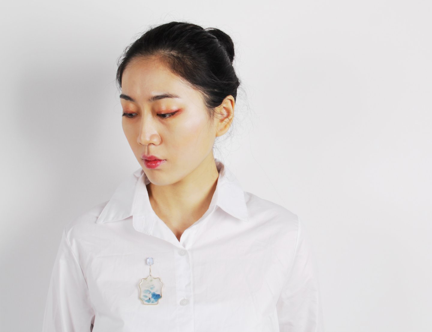 Colour Brooches Paper, Brass, Enamel, Pearl 44mmX2.5cm 2018