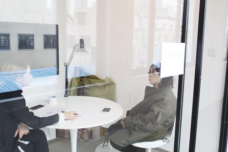 11: 30  英語一對一面試