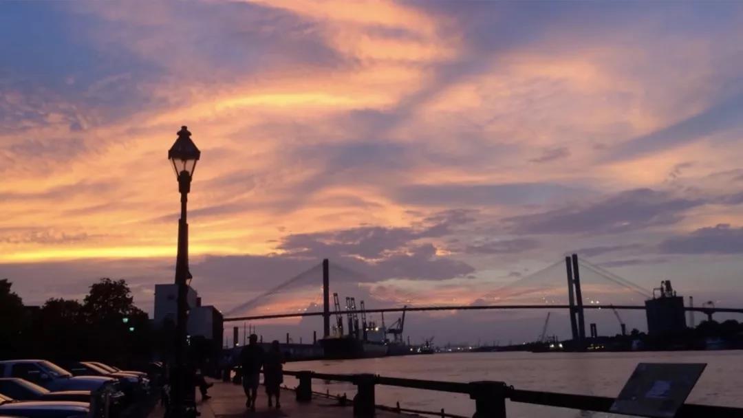 夕陽下的薩凡納河邊