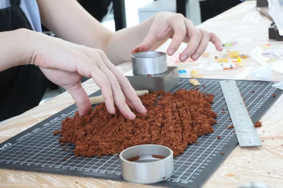 砂鑄工坊兩位正式學員