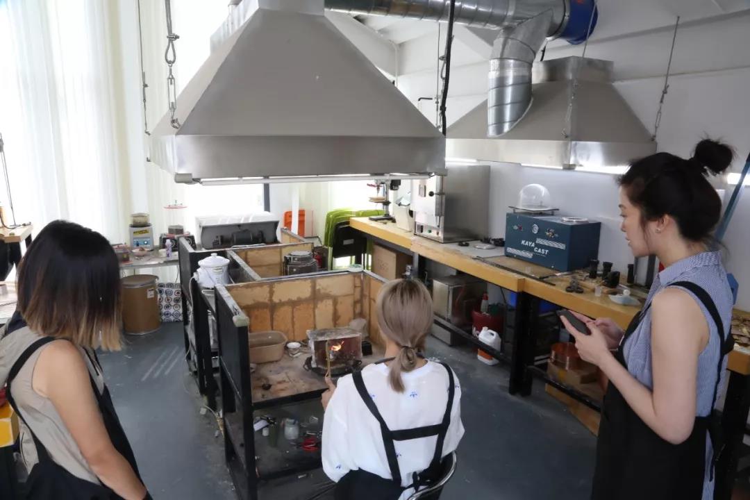 程老師以及砂鑄工坊兩位正式學員