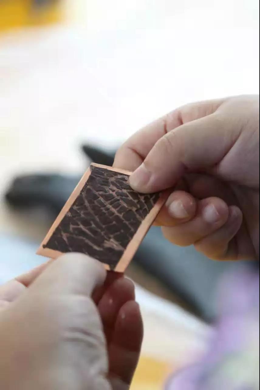 酸蝕后的金屬板