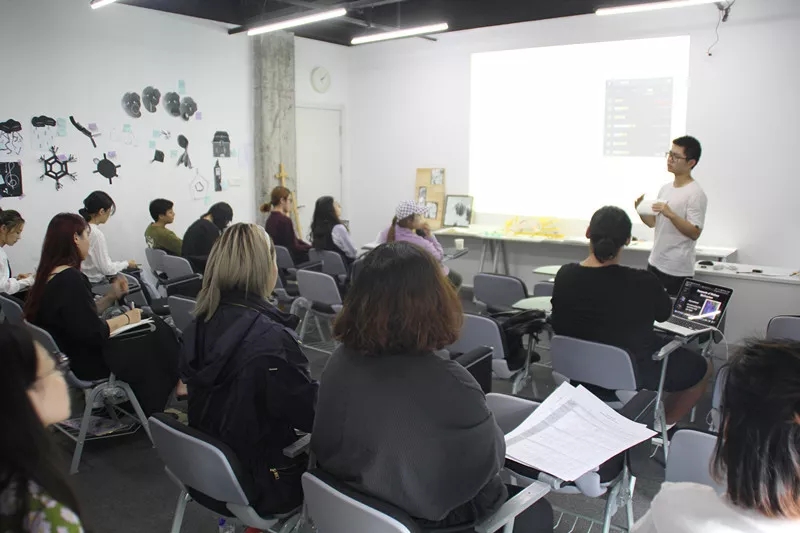 課堂:碩士預科學生第一次匯報演講