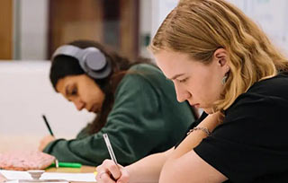 劃重點 | 雅思還沒考過？2022英國熱門大學語言班要求請收好