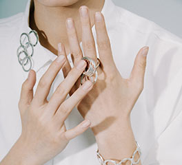 倪晨 珠寶與金屬(MA) - 英國皇家藝術(shù)學院