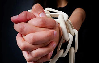 海外傳真 | 英國皇家藝術學院 2023 MA Design 首飾畢業作品展（中）